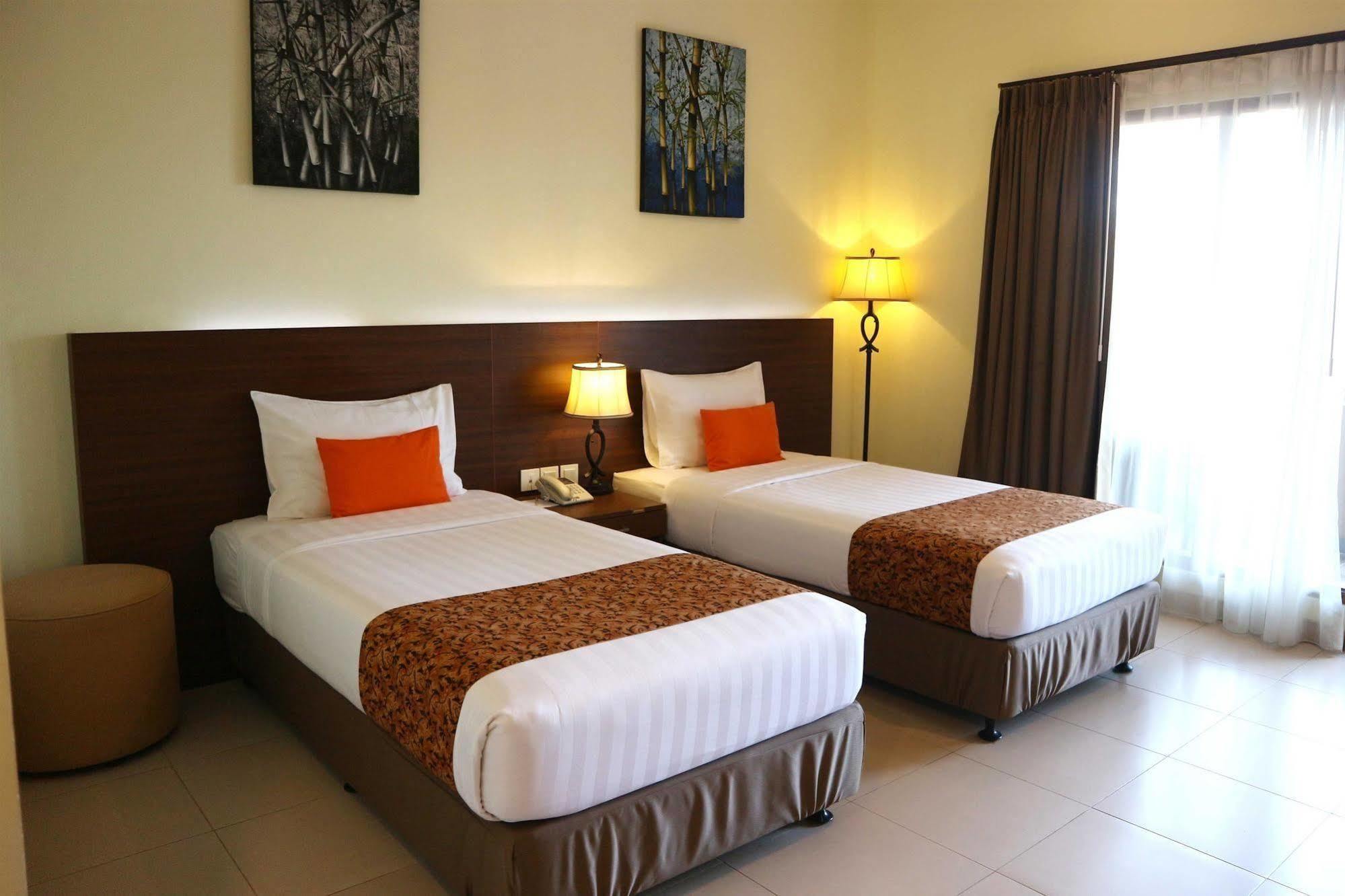 Golden Tulip Essential Belitung Hotel Tanjung Pandan Luaran gambar
