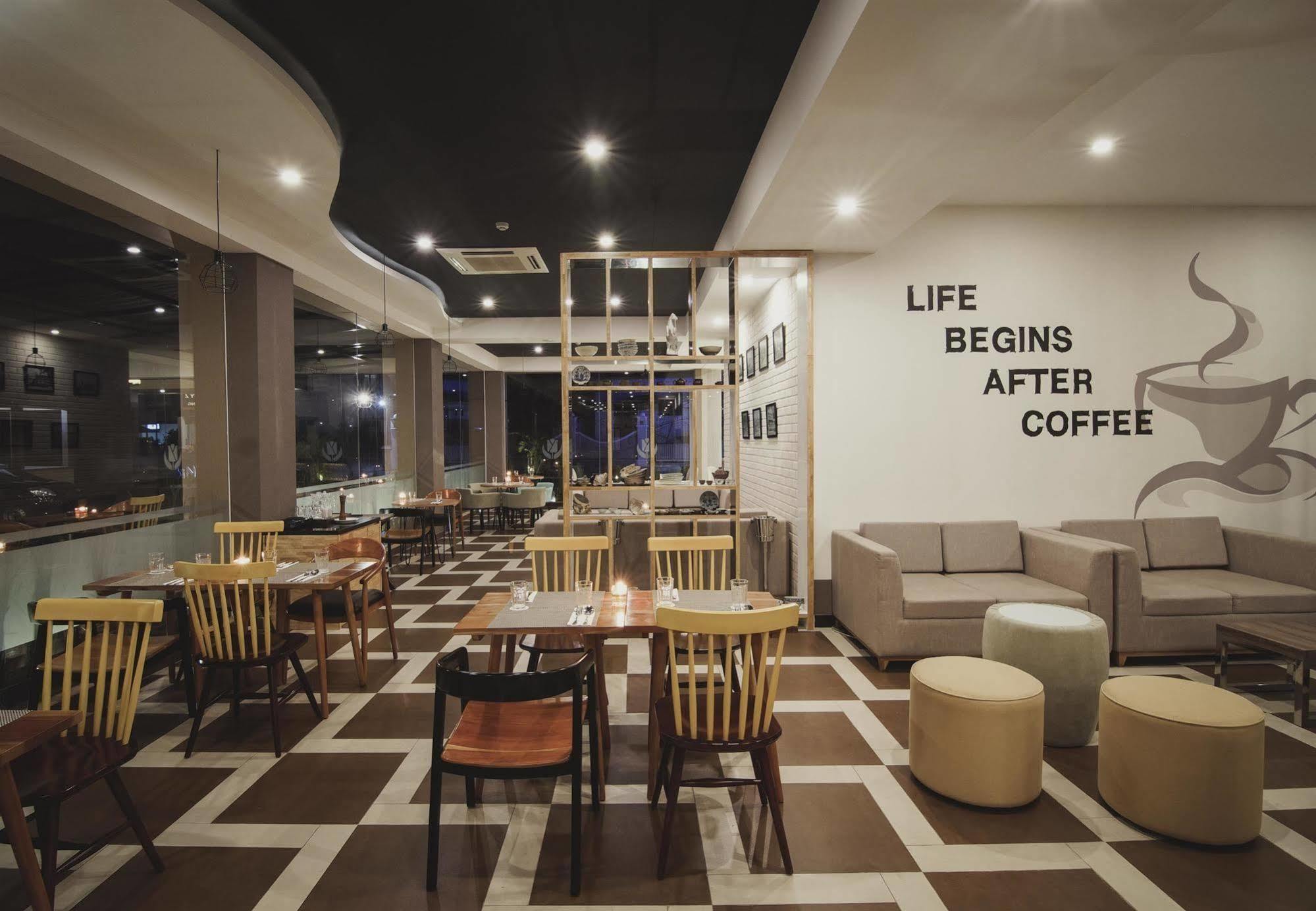 Golden Tulip Essential Belitung Hotel Tanjung Pandan Luaran gambar