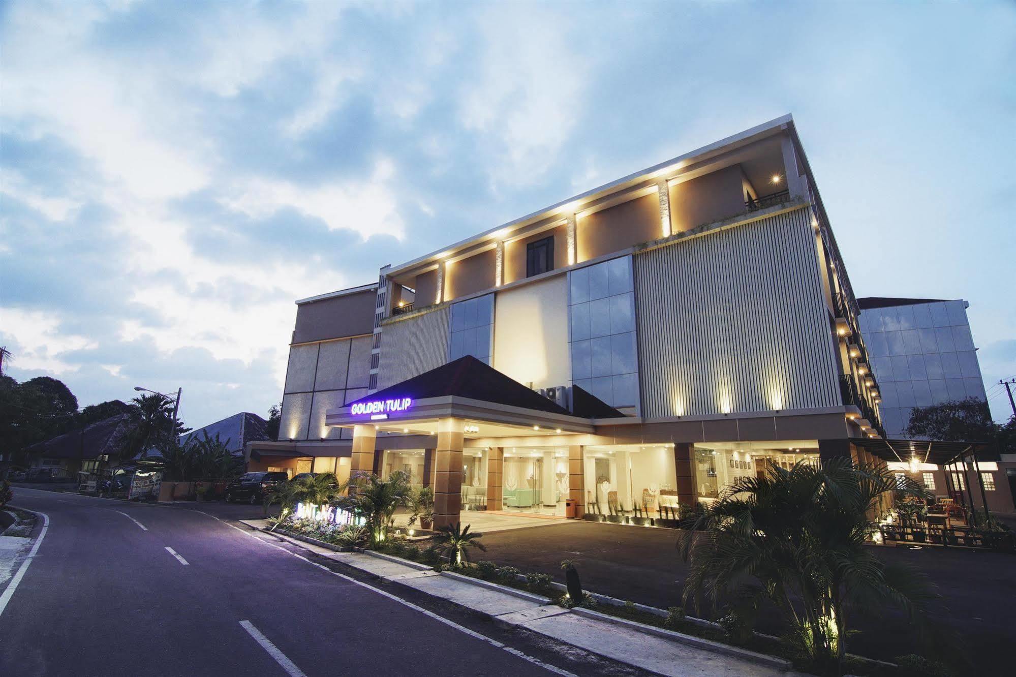 Golden Tulip Essential Belitung Hotel Tanjung Pandan Luaran gambar
